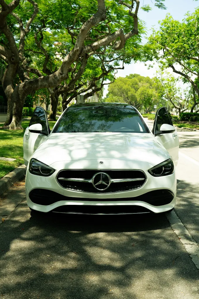 White Mercedes-Benz C300, front view