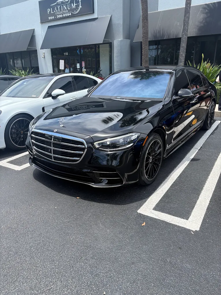Black Mercedes-Benz S500 in the sunshine